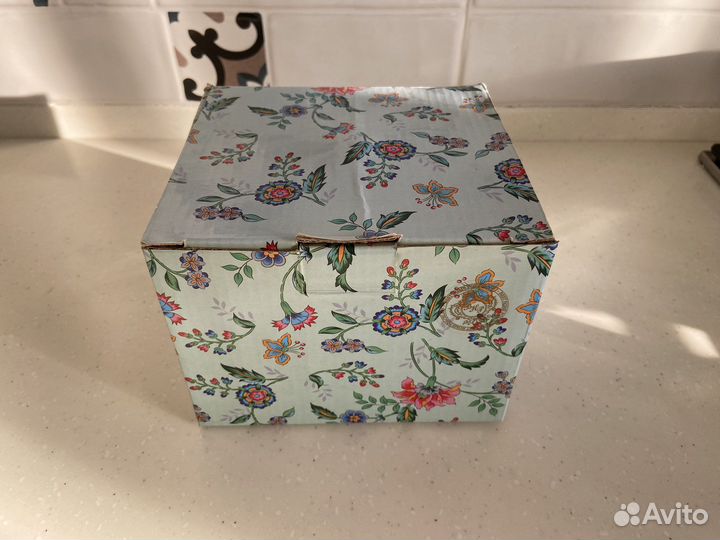 Конфетница фарфоровая