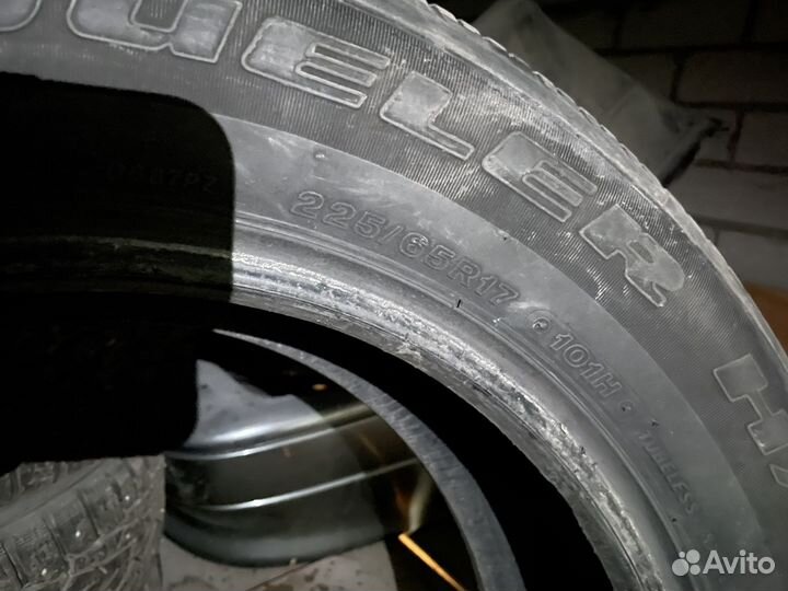 Bridgestone Dueler A/T 225/65 R17 100W