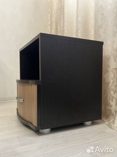 Тумба прикроватная