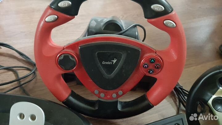 Игровой руль с педалями 2 штуки