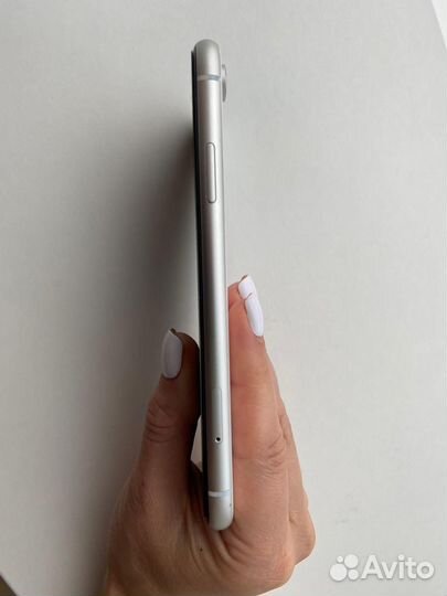 iPhone XR 64gb белый