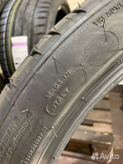 Michelin Pilot Sport 4 245/40 R20 и 275/35 R20 98Y