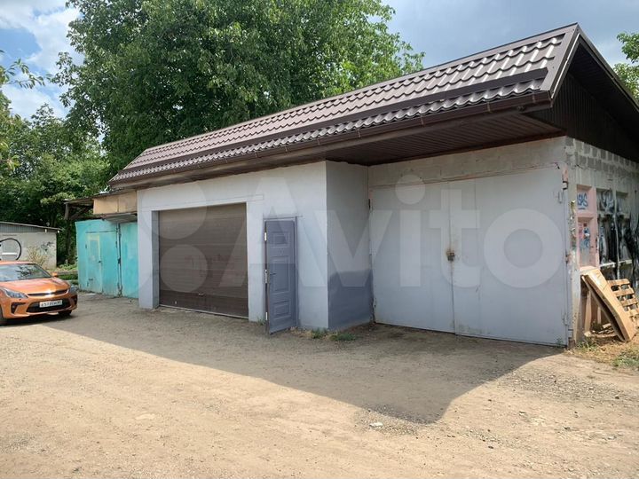 Гараж, > 30 м²