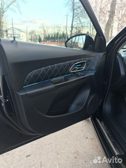 Вставки на двери+панель круз шеврале