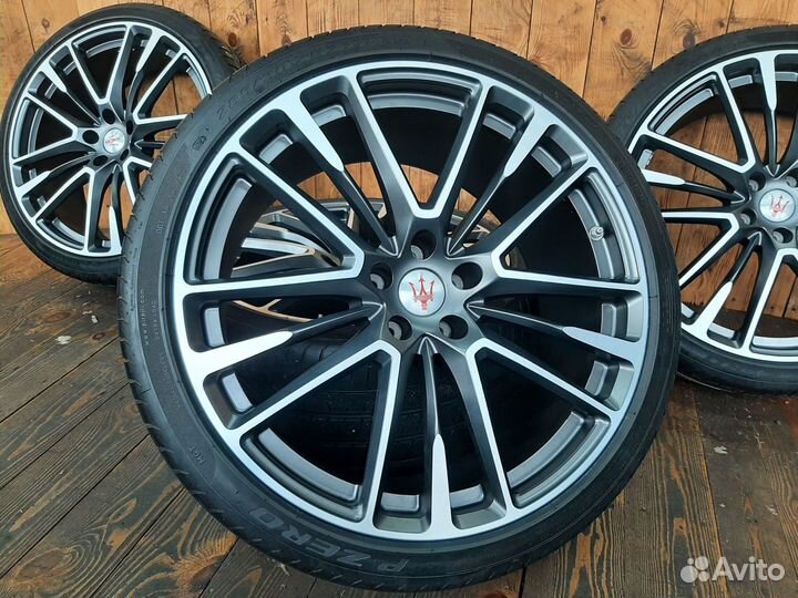 Комплект оригинальных колес r21 Maserati Levante