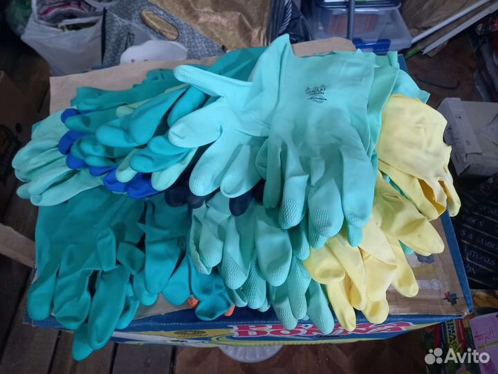 Резиновые перчатки