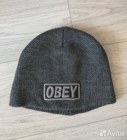 Шапка obey