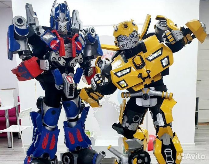 Шоу трансформеров и супергероев, аниматоры