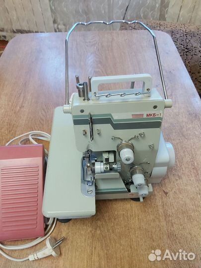 Оверлок бытовой бу