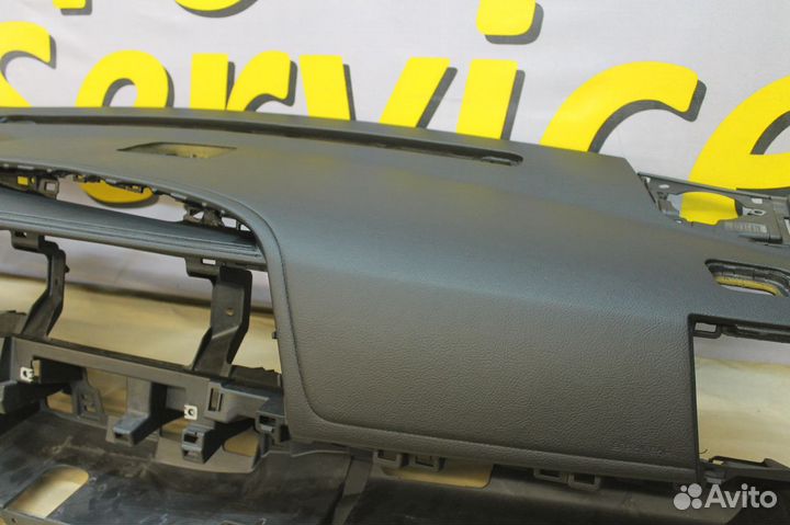 Торпедо Toyota Highlander панель приборов