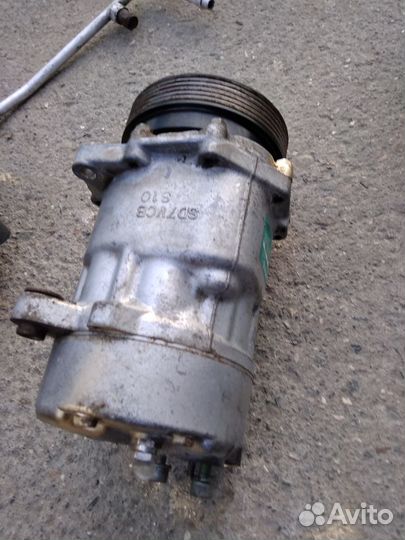 Компрессор кондиционера VAG