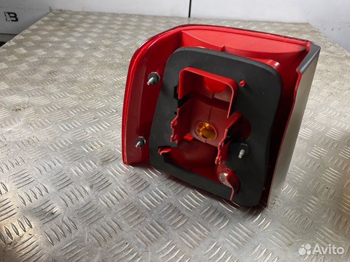 Стоп-сигнал задний правый Volkswagen Passat B5