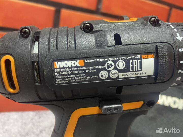 Шуруповерт Worx WX100 20V