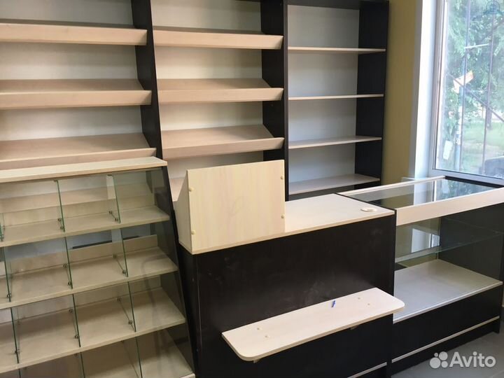 Торговые стеллажи в бутик