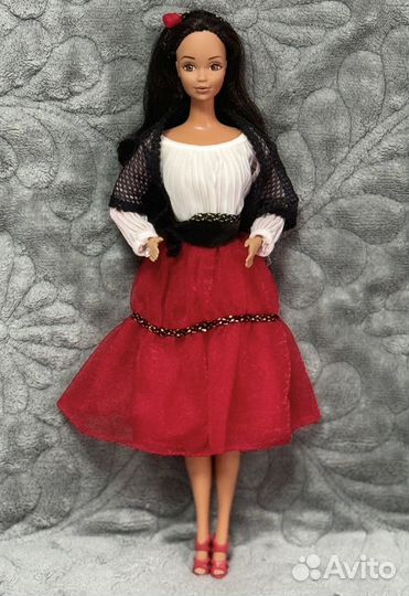 На брони Кукла Barbie Hispanic 1979