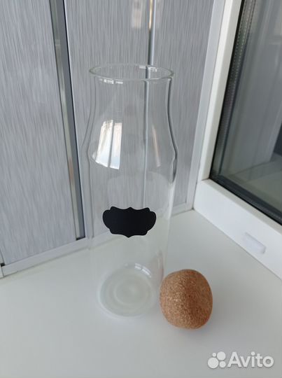 Банка для сыпучих продуктов с крышкой 1,1л. новая