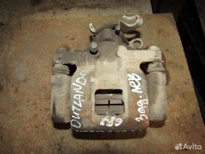 Суппорт задний левый Outlander (GF) 2012