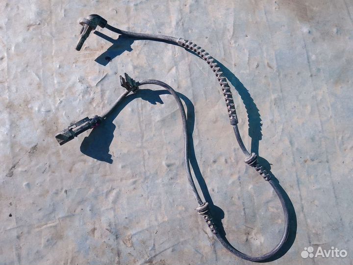 Датчик абс перед правый Шевроле Кобальт Р4