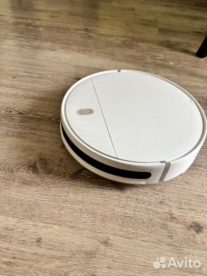 Робот-пылесос Xiaomi Mi Robot Vacuum Mop Essential