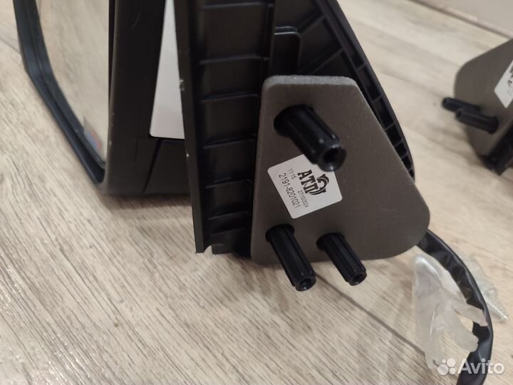 Зеркала на гранту