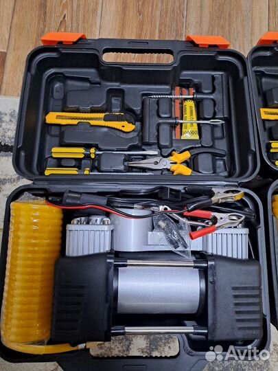 Автомобильный Компрессор с набором