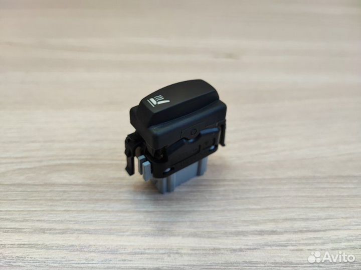 Кнопка обогрева сидений Renault Logan