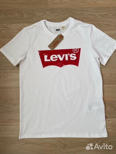 Футболка Levis