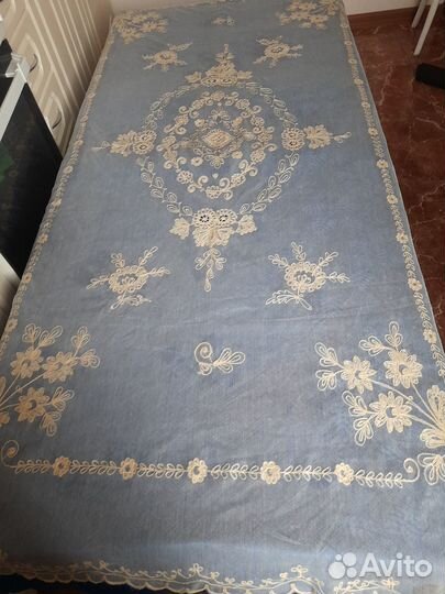 Покрывало и накидки на кровать винтажные