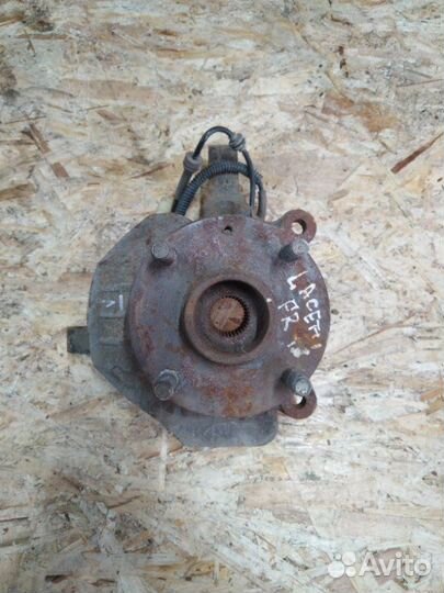 Кулак поворотный передний правый Chevrolet Lacetti