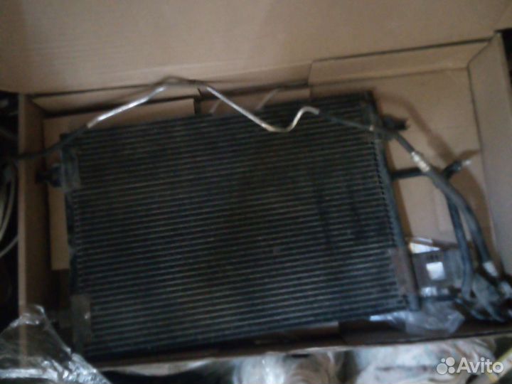 Радиатор и трубка кондиционера