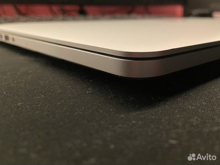 Macbook pro 13 2015 8/256