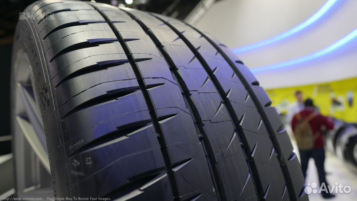 Michelin Pilot Sport 4 S 235/40 R20 96Y