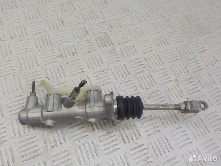 Цилиндр тормозной главный Toyota Prius
