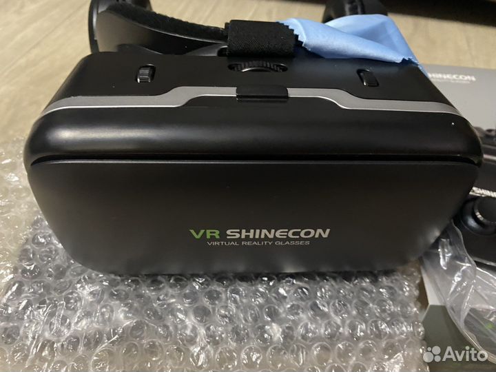 Очки виртуальной реальности с пультом