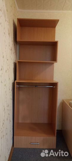 Компьютерный стол и шкаф