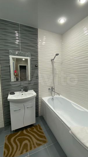 2-к. квартира, 54 м², 3/9 эт.