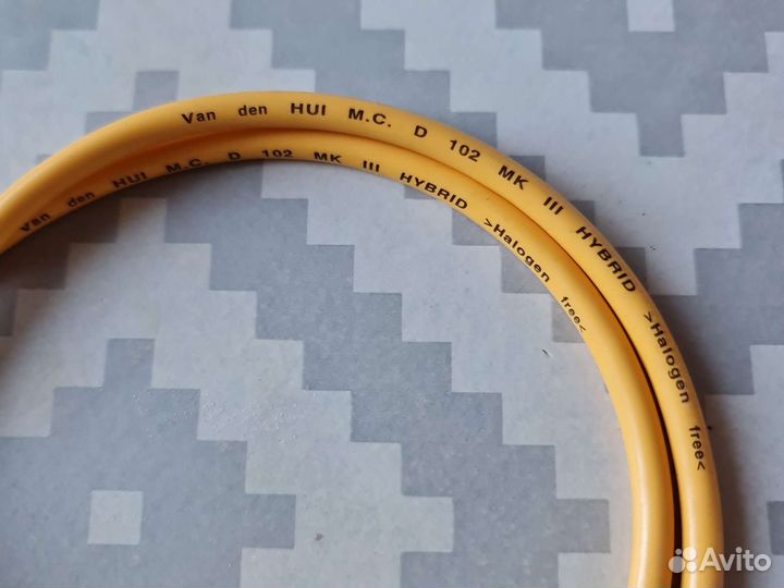 Кабель межблочный RCA Van den Hul D-102 III Hybrid