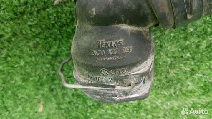 Патрубок системы охлаждения vw passat B6 BZB