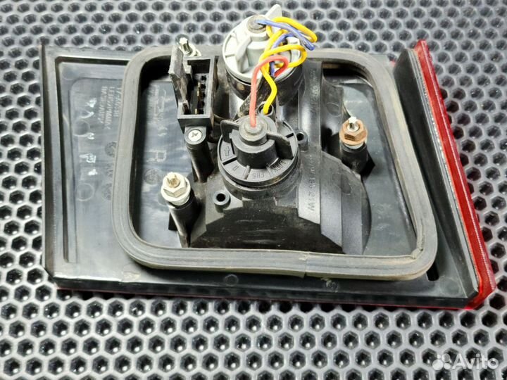 Фонарь задний правый крышки багажника Samand