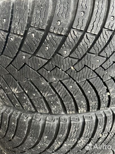 Pirelli Scorpion Ice Zero 2 285/40 R21