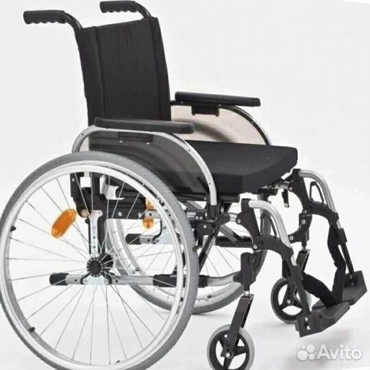 Кресло-коляска для инвалидов с ручным приводом