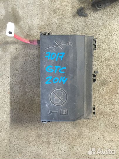 Блок предохранителей Opel Astra J GTC