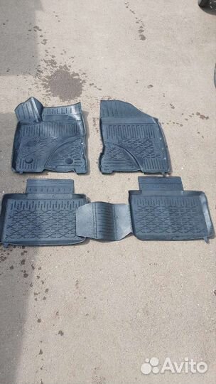 Автомобильные коврики резиновые