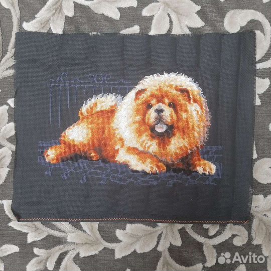 Вышитое полотно