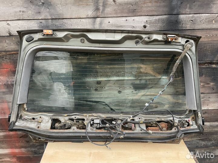 Дверь багажника верхняя Toyota land cruiser 100 99