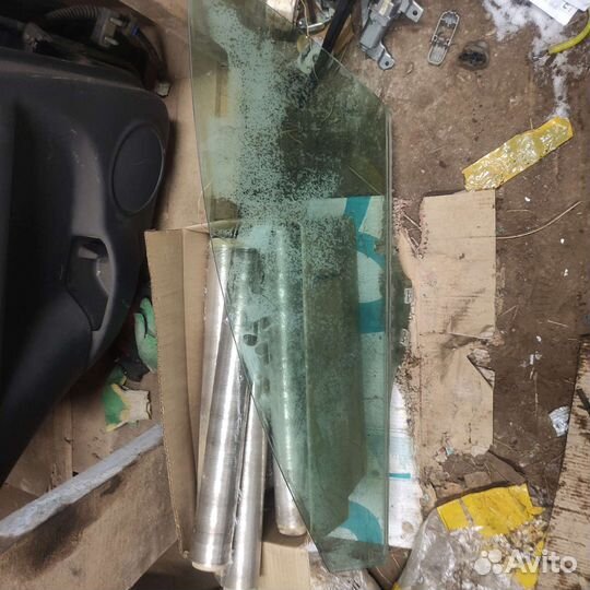 Стекло двери Мазда 3 BL