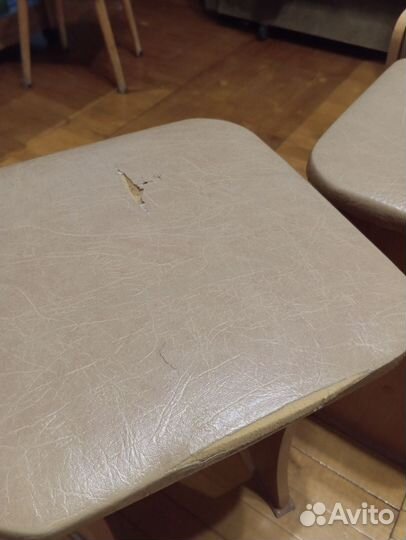 Кухонный уголок, 2 табурета