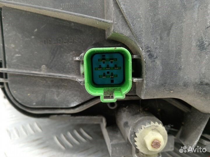 Фара передняя для Ford Mondeo 3 1435624