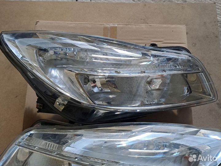 Фары передние Opel Insignia I оригинал