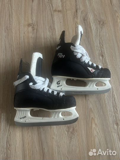 Коньки детские хоккейные graf